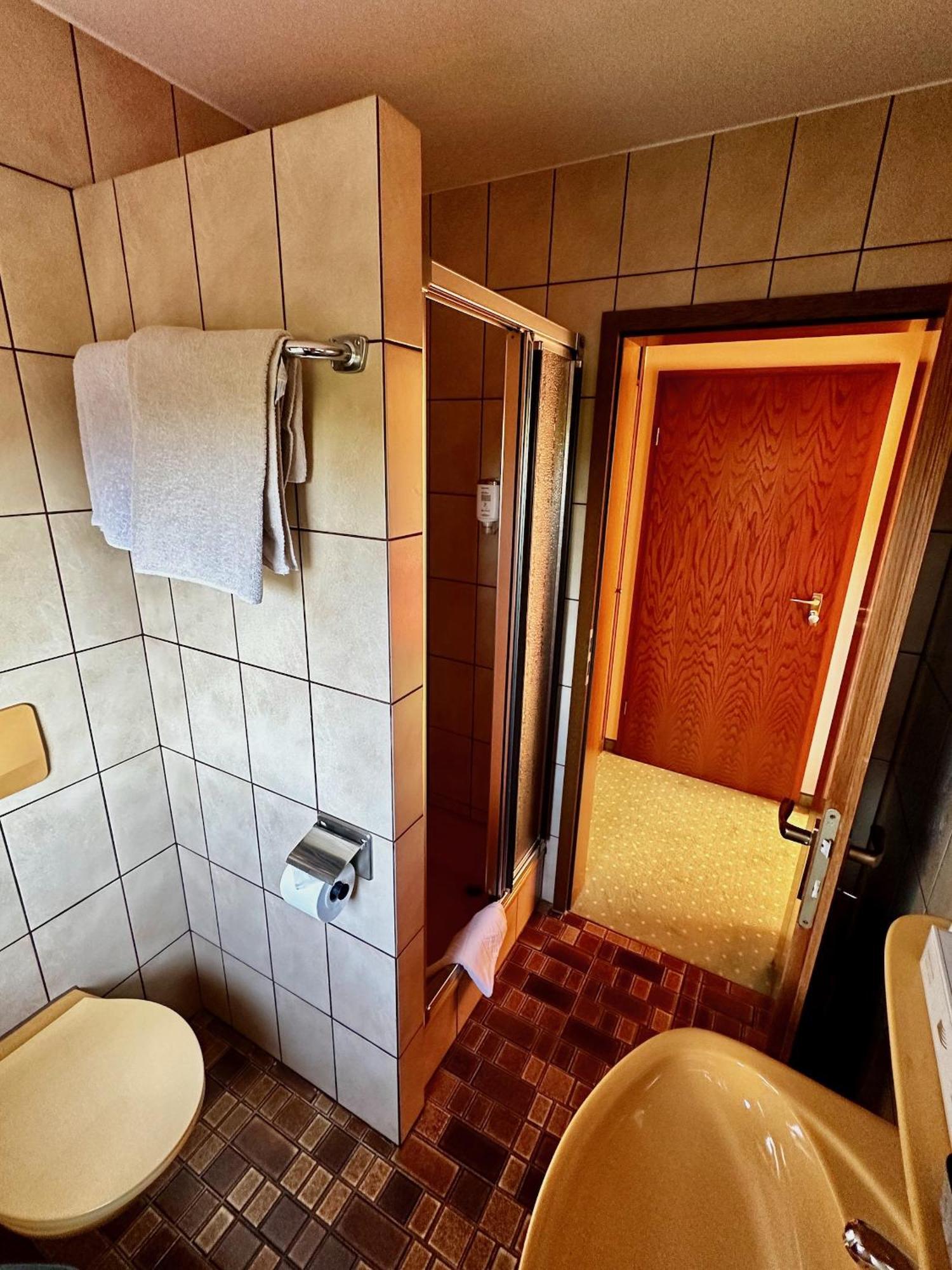 Hotel Restaurant Sonnenhof Neuweiler  Zimmer foto